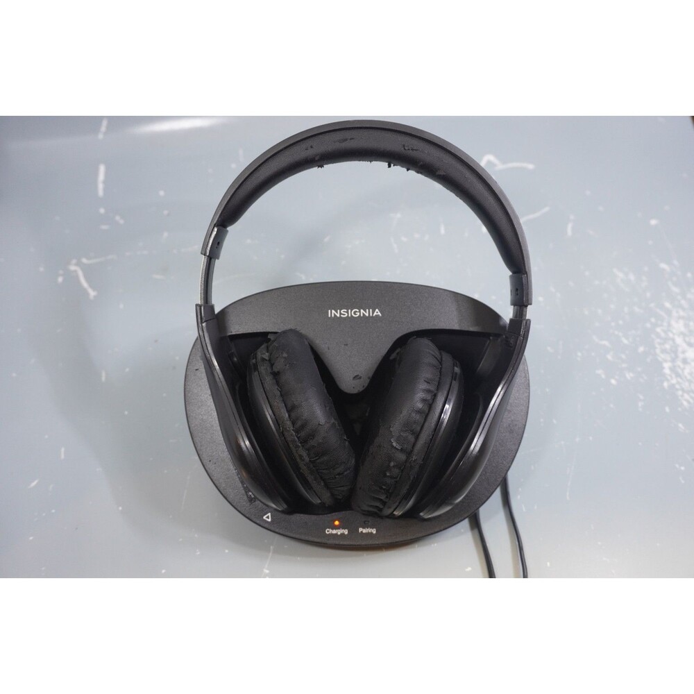 Insignia NS-WHP314 2.4 GHz Digital RF Wireless Over-the-Ear Stereo Headphones